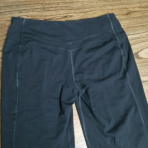 Nike Women's Cotton Blend Black Capri Legins - Picture 2 of 3